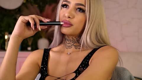 Snapshot of blondie_muller chatting on 09.09.25 blondie_muller online show from 09.09.25