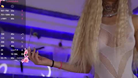 Snapshot of blondie_muller chatting on 11.02.25 blondie_muller online show from 11.02.25