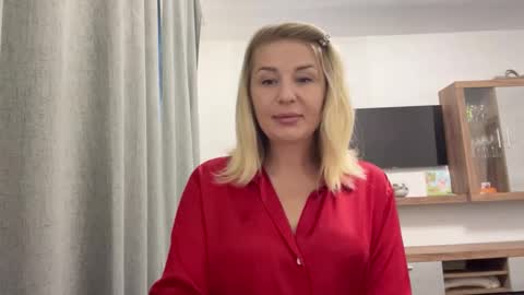 Snapshot of blondie_xoxoxo chatting on 09.18.25 blondie_xoxoxo online show from 09.18.25