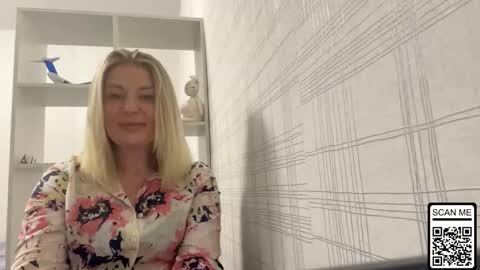 Snapshot of blondie_xoxoxo chatting on 10.20.25 blondie_xoxoxo online show from 10.20.25