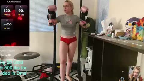 Snapshot of blondiebubblebooty chatting on 06.15.26 Bubbles online show from 06.15.26