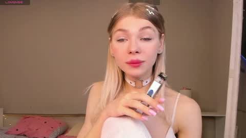Snapshot of blondy_fina chatting on 05.24.26 blondy_fina online show from 05.24.26
