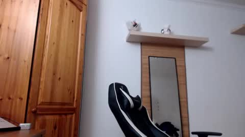 Snapshot of blondyelena chatting on 02.22.25 blondyelena online show from 02.22.25