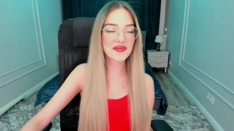 Sophia online show from 01.30.25