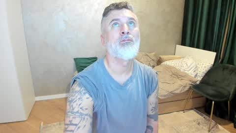 Snapshot of blowmyxxl chatting on 02.07.25 Nico online show from 02.07.25