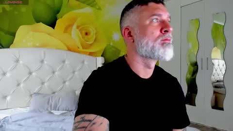 Snapshot of blowmyxxl chatting on 11.09.25 Nico online show from 11.09.25