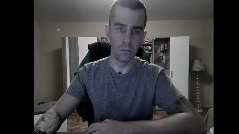 Snapshot of blue_eyed_wolf chatting on 12.28.24 Runaway online show from 12.28.24