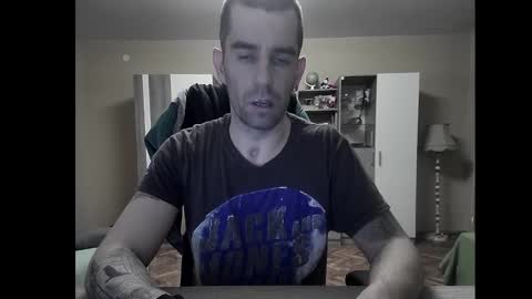 Snapshot of blue_eyed_wolf chatting on 12.31.24 Runaway online show from 12.31.24