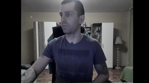 Snapshot of blue_eyed_wolf chatting on 01.06.25 Runaway online show from 01.06.25