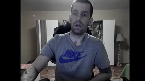 Snapshot of blue_eyed_wolf chatting on 01.12.25 Runaway online show from 01.12.25