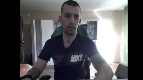 Snapshot of blue_eyed_wolf chatting on 01.22.25 Runaway online show from 01.22.25