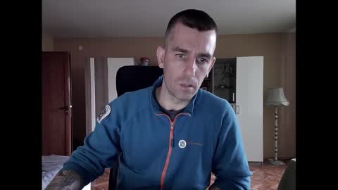 Snapshot of blue_eyed_wolf chatting on 03.10.25 Runaway online show from 03.10.25