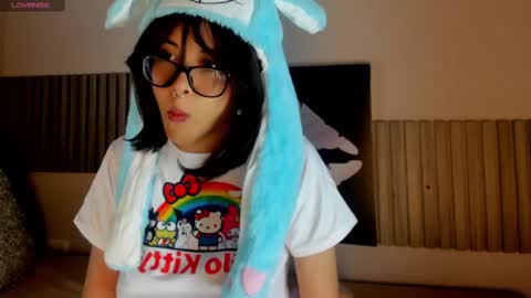 Snapshot of blue_sixx chatting on 09.19.25 blue_sixx online show from 09.19.25