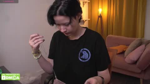 Snapshot of bluebeell chatting on 09.14.25 bluebeell online show from 09.14.25