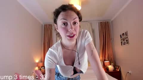 Snapshot of blueberrynight chatting on 01.17.25 Elisa online show from 01.17.25