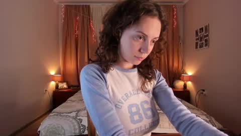 Snapshot of blueberrynight chatting on 02.01.25 Elisa online show from 02.01.25