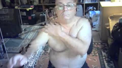 Snapshot of bluebox65 chatting on 10.01.25 bluebox65 online show from 10.01.25