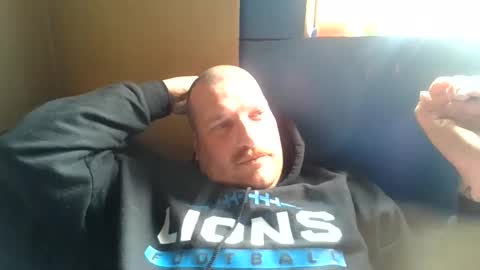 Snapshot of bluedemoneyes1986 chatting on 03.12.25 bluedemoneyes1986 online show from 03.12.25