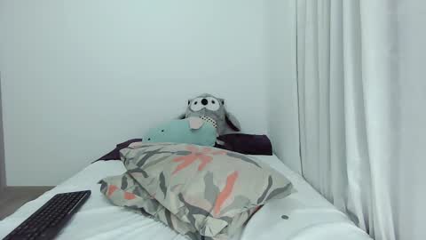 Snapshot of bluediamond_ chatting on 02.20.25 bluediamond_ online show from 02.20.25