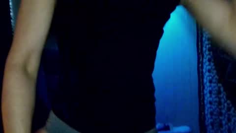 Snapshot of blueeyedlie chatting on 03.10.25 Blueeyedlie online show from 03.10.25