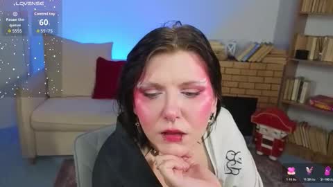 Hi my name is Lunaray online show from 12.22.25