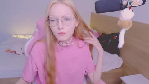 Snapshot of blush_alert chatting on 06.15.26 Diana online show from 06.15.26
