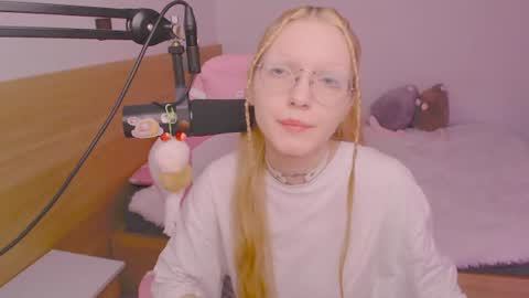 Snapshot of blush_alert chatting on 06.30.26 Diana online show from 06.30.26