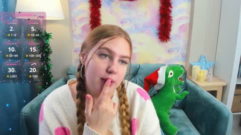 Snapshot of blush_ellie chatting on 12.29.24 Ellie3 online show from 12.29.24