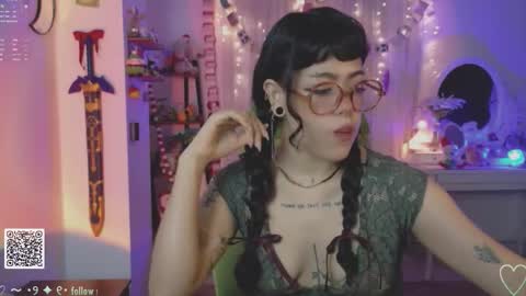 Snapshot of blushing_nymph chatting on 11.25.25 Im Nym Justa nymph on twitter and IG online show from 11.25.25