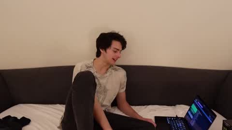 Snapshot of bluskyzz chatting on 02.17.25 BluSky online show from 02.17.25