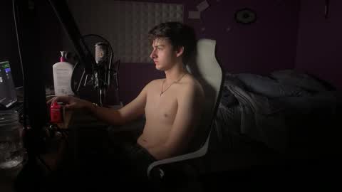 Snapshot of bluskyzz chatting on 12.14.25 BluSky online show from 12.14.25