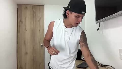 Bob  INDEPENDENT MODEL online show from 09.11.25