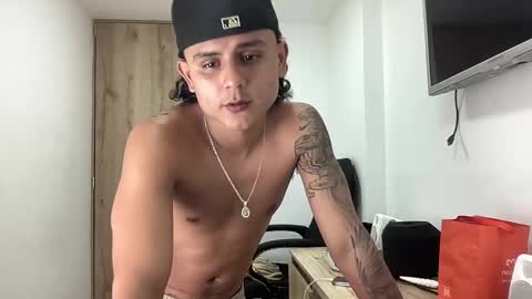 Bob  INDEPENDENT MODEL online show from 09.28.25