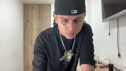 Bob  INDEPENDENT MODEL online show from 10.11.25