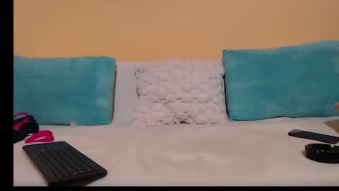 Snapshot of bobandchris33 chatting on 10.10.25 SlutWife online show from 10.10.25