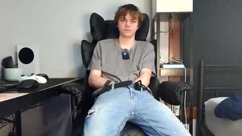 bobby72738 online show from 12.17.25