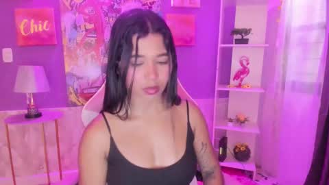 Snapshot of bonnie_benet chatting on 12.21.24 Bonnie online show from 12.21.24