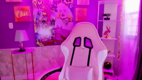 Snapshot of bonnie_benet chatting on 12.28.24 Bonnie online show from 12.28.24