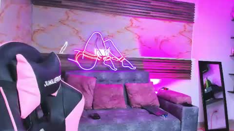 Snapshot of bonnie_bu chatting on 07.16.26 becky online show from 07.16.26
