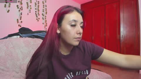 Bonnie Help me reach 500 likes online show from 01.11.25