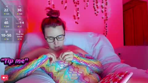 Bonnie Help me reach 500 likes online show from 09.15.25