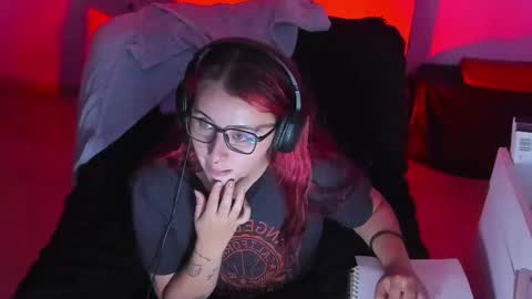 Bonnie Help me reach 500 likes online show from 10.21.25