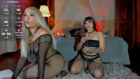 Snapshot of bonnieand_clyde22 chatting on 11.12.25 bonnieand_clyde22 online show from 11.12.25