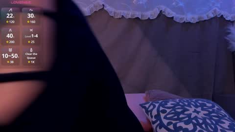 Snapshot of bonniecute_ chatting on 12.15.24 online show from 12.15.24