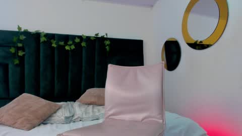 Snapshot of bonniecute_ chatting on 12.23.24 online show from 12.23.24