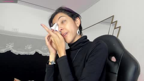 Snapshot of bonniecute_ chatting on 01.09.25 online show from 01.09.25