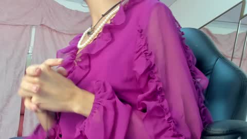 Snapshot of bonniecute_ chatting on 01.12.25 online show from 01.12.25