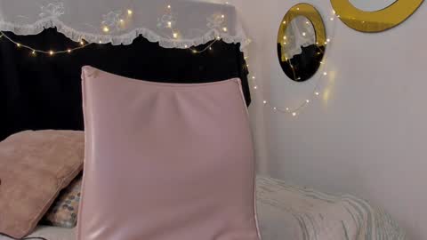 Snapshot of bonniecute_ chatting on 01.17.25 online show from 01.17.25