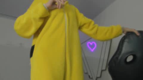 Snapshot of bonniecute_ chatting on 01.29.25 online show from 01.29.25