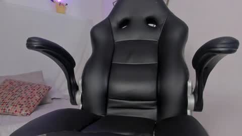 Snapshot of bonniecute_ chatting on 01.29.25 online show from 01.29.25